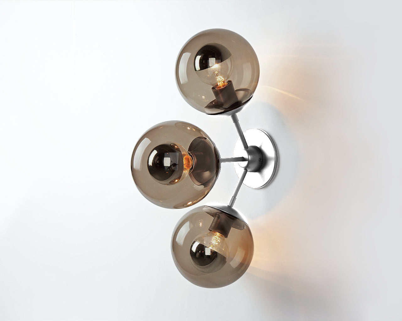 Modo - 3 Globe Sconce