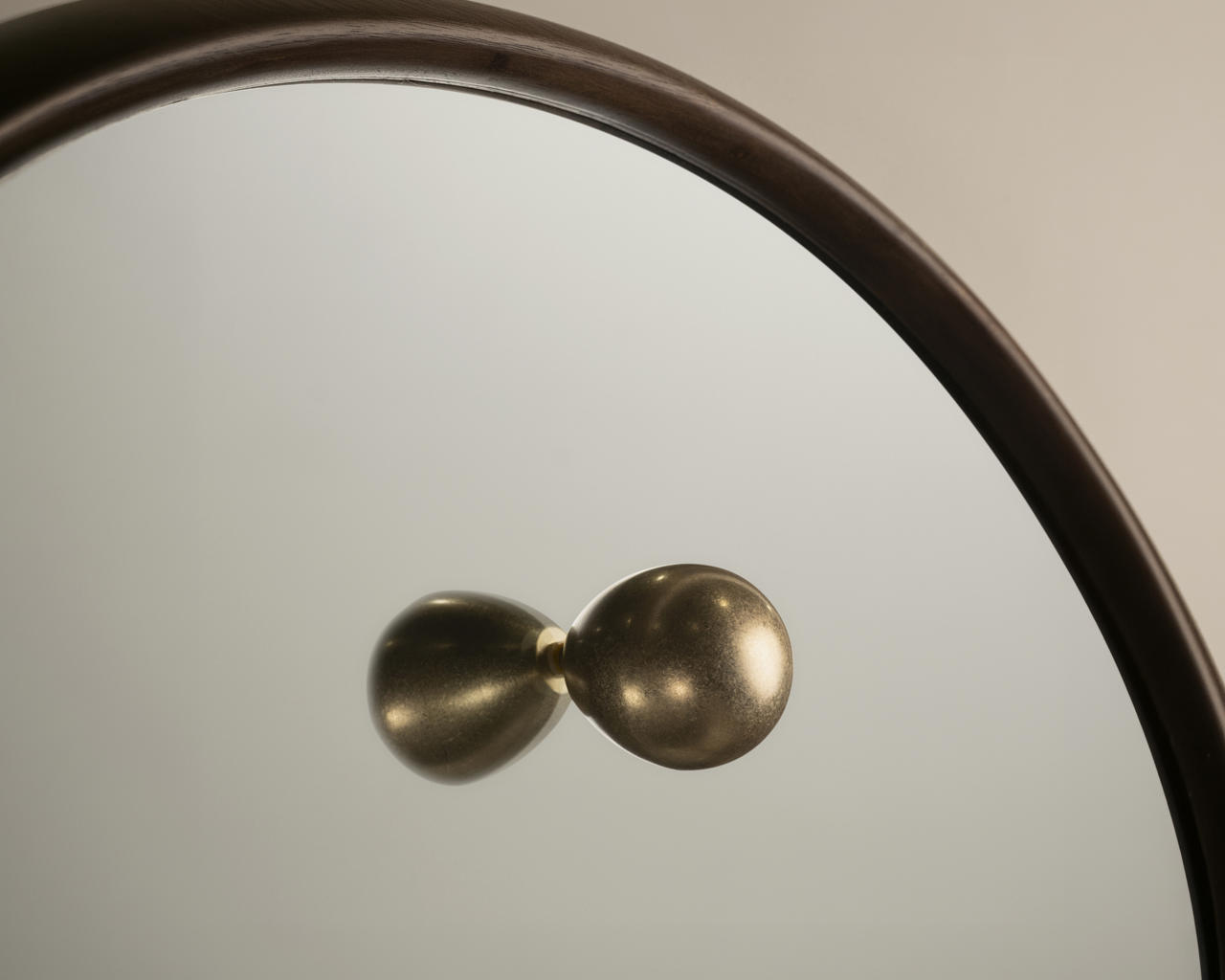 Knob Mirror - Round